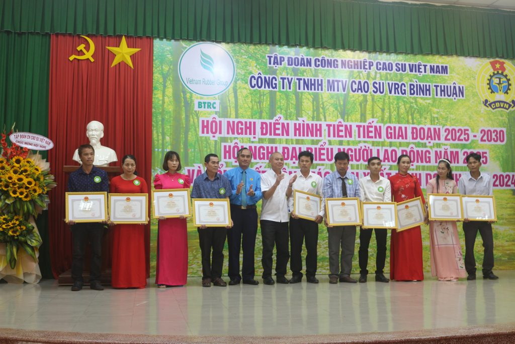 Cao su Bình Thuận: Thu nhập bình quân đạt 11,3 triệu đồng/người/tháng